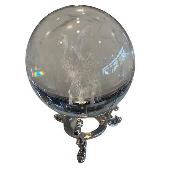 HDCRYSTALGIFTS 3D Crystal Decorative Ball Laser Engraved Dolphin Paperweight - Picture 6 of 14